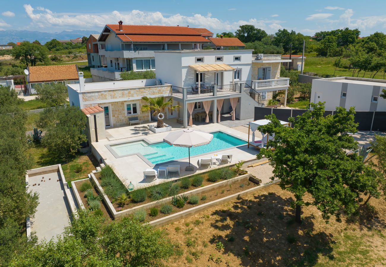 Villa in Vrsi - Villa Angelina mit beheiztem Pool