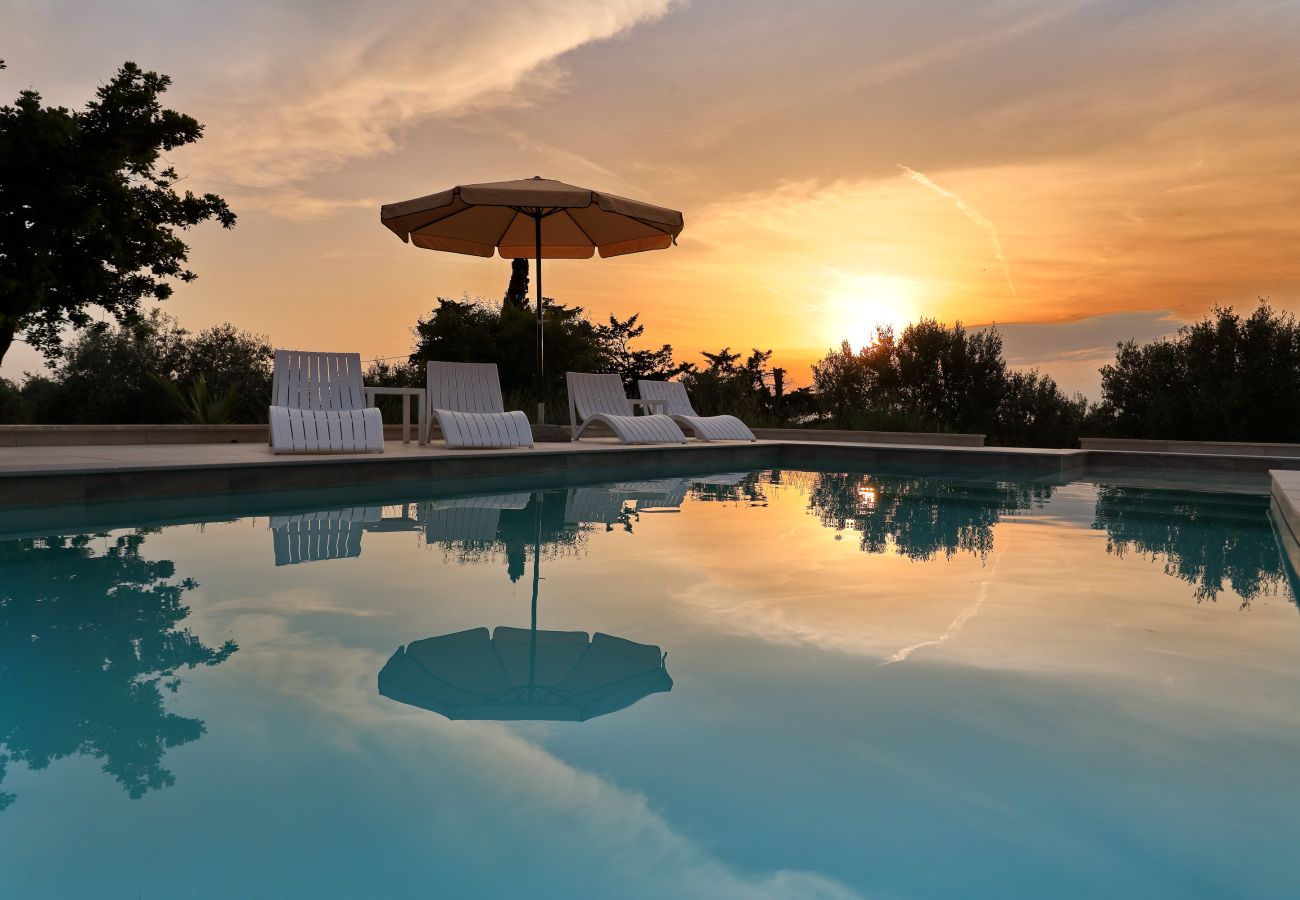 Villa in Vrsi - Villa Angelina mit beheiztem Pool