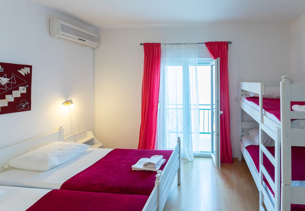 Zimmeranmietung in Starigrad - Zimmer Tinka No.9 strandnah