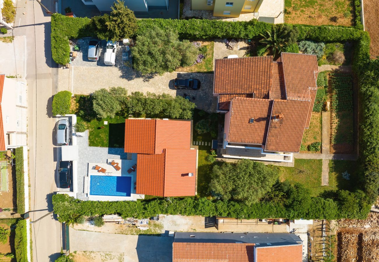 Ferienhaus in Vir -  Ferienhaus Jandro mit Pool