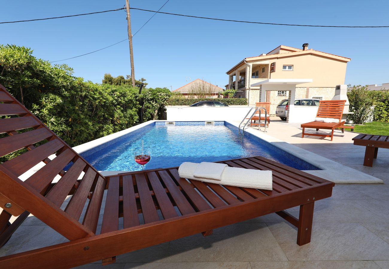 Ferienhaus in Vir -  Ferienhaus Jandro mit Pool