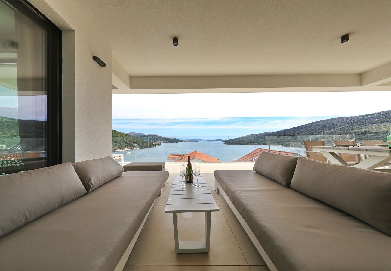 Ferienwohnung in Marina - Ferienwohnung Mentis mit Meerblick