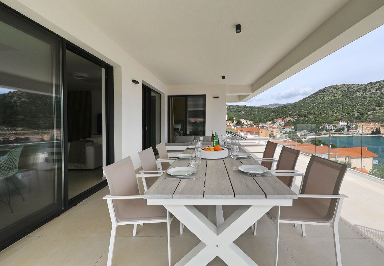 Ferienwohnung in Marina - Ferienwohnung Mentis mit Meerblick