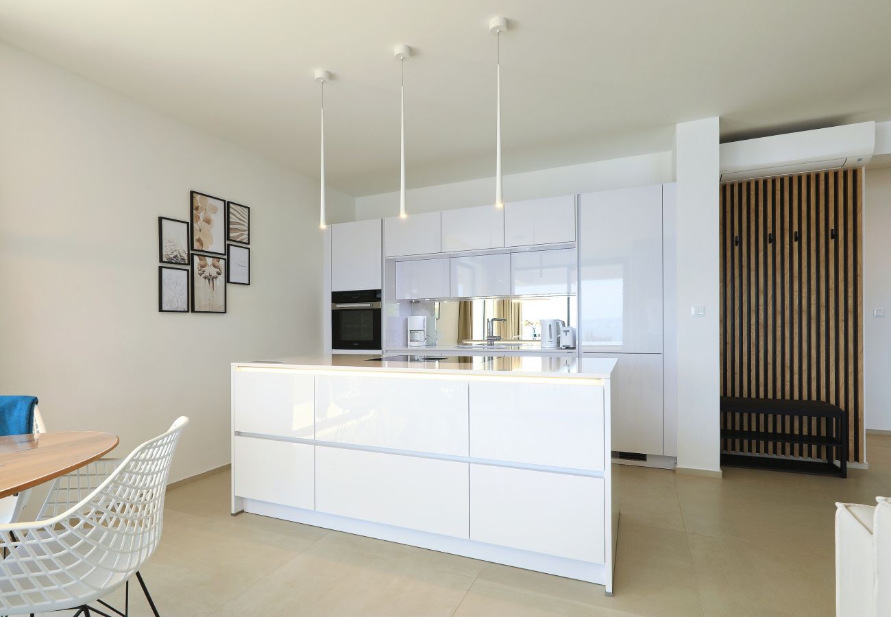 Ferienwohnung in Marina - Ferienwohnung Mentis mit Meerblick