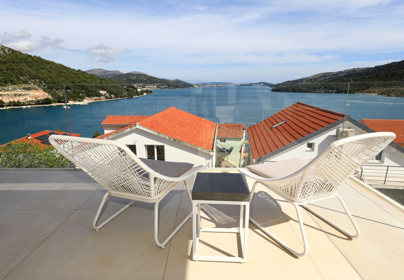 Ferienwohnung in Marina - Ferienwohnung Mentis mit Meerblick