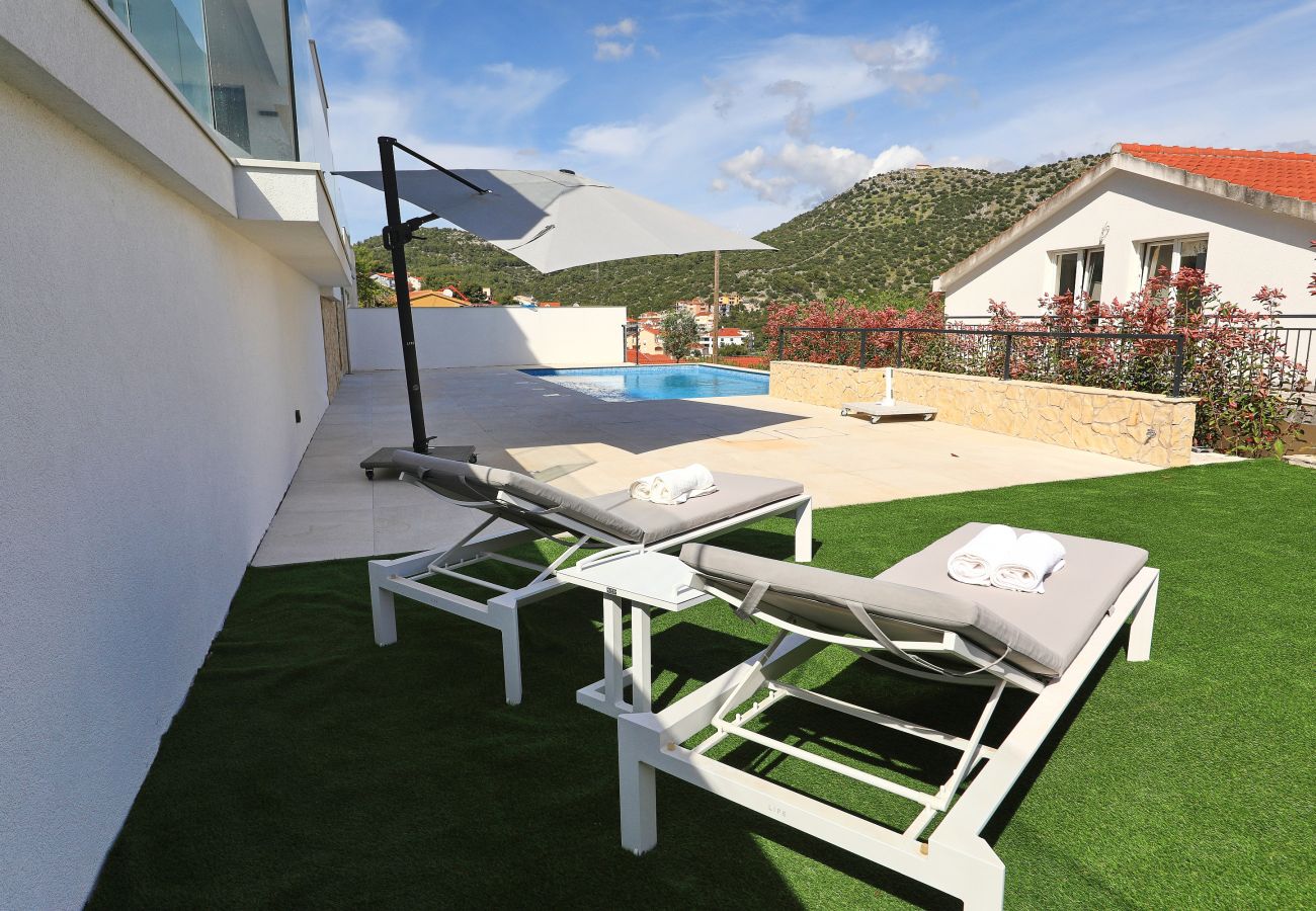 Ferienwohnung in Marina - Ferienwohnung Mentis mit Meerblick