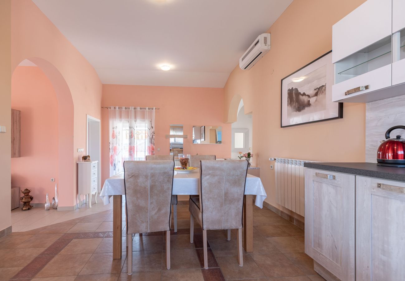 Ferienwohnung in Zadar - Ferienwohnung Marinko No.4 nahe SC Višnjik