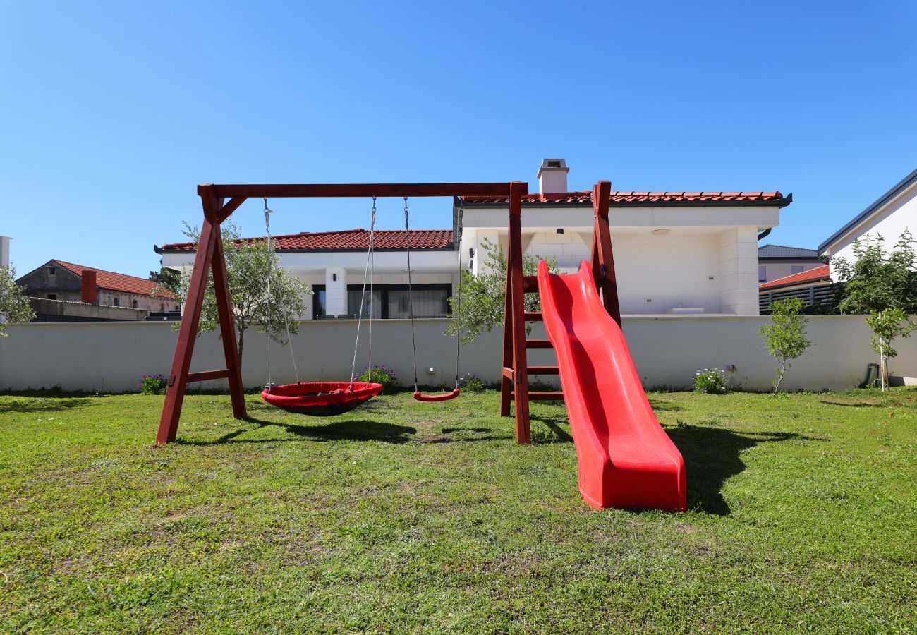Villa in Vir - Villa Mariva mit beheiztem Pool