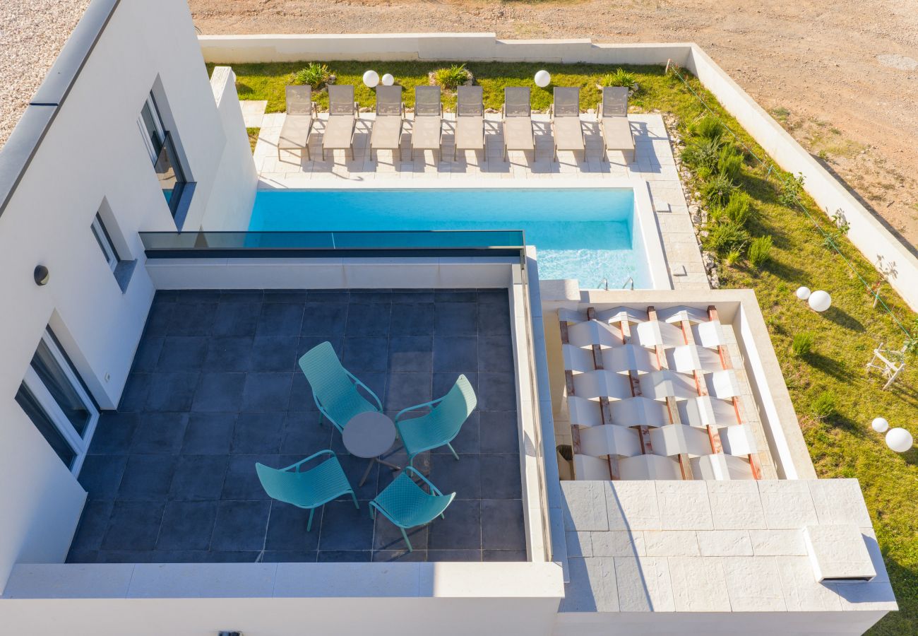 Villa in Rovanjska - Villa Wave of Love mit Meerblick und Pool