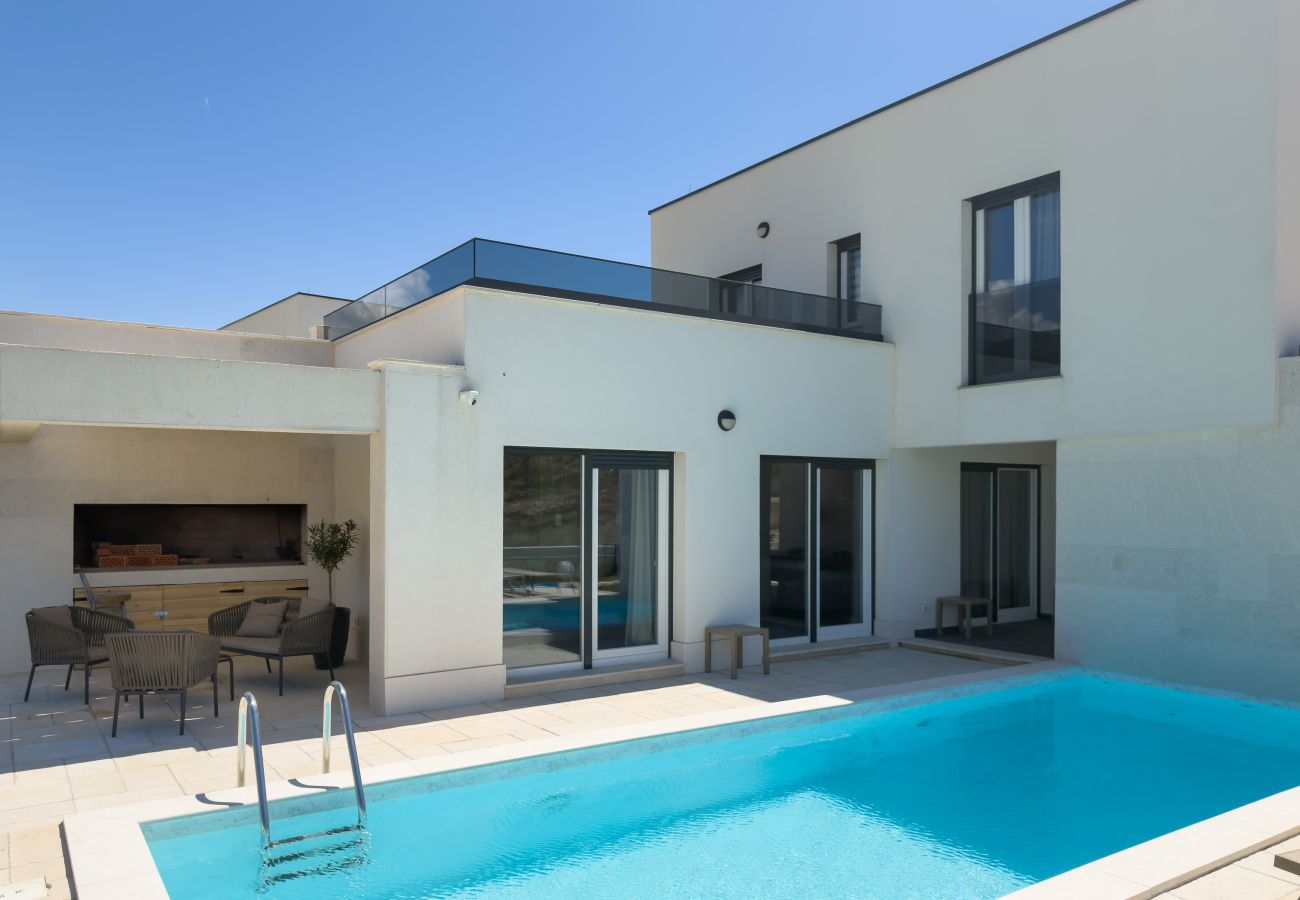 Villa in Rovanjska - Villa Wave of Love mit Meerblick und Pool