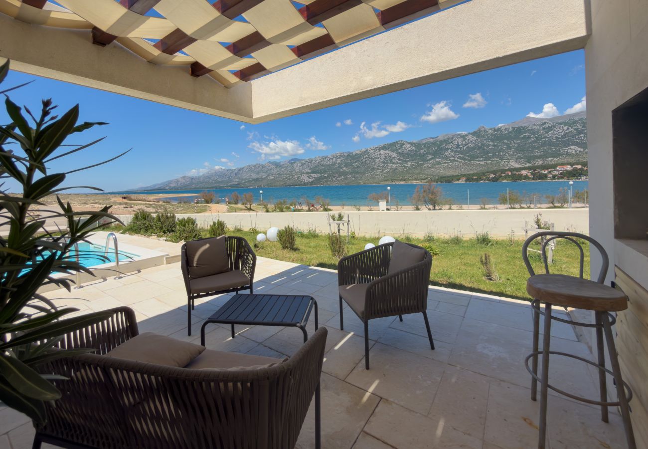 Villa in Rovanjska - Villa Wave of Love mit Meerblick und Pool