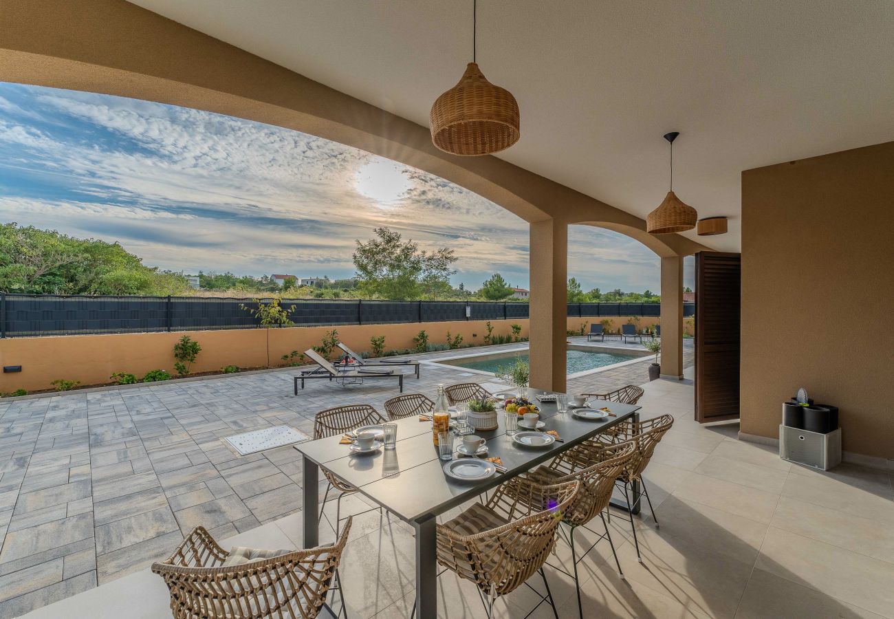Ferienhaus in Ražanac - Ferienhaus Pecora Nera mit Pool