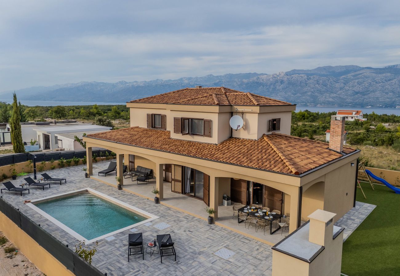 Ferienhaus in Ražanac - Ferienhaus Pecora Nera mit Pool