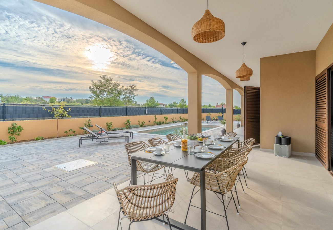 Ferienhaus in Ražanac - Ferienhaus Pecora Nera mit Pool