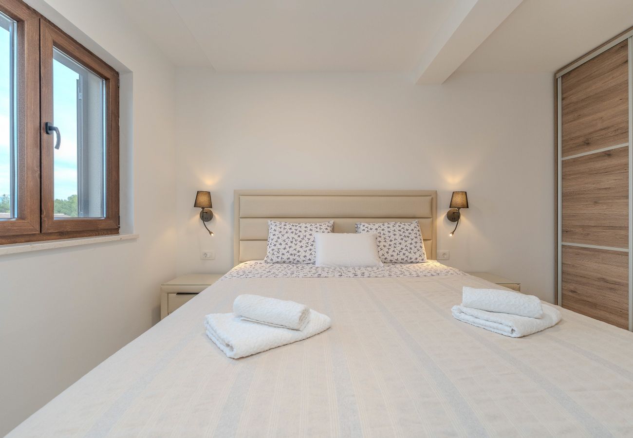 Ferienhaus in Ražanac - Ferienhaus Pecora Nera mit Pool