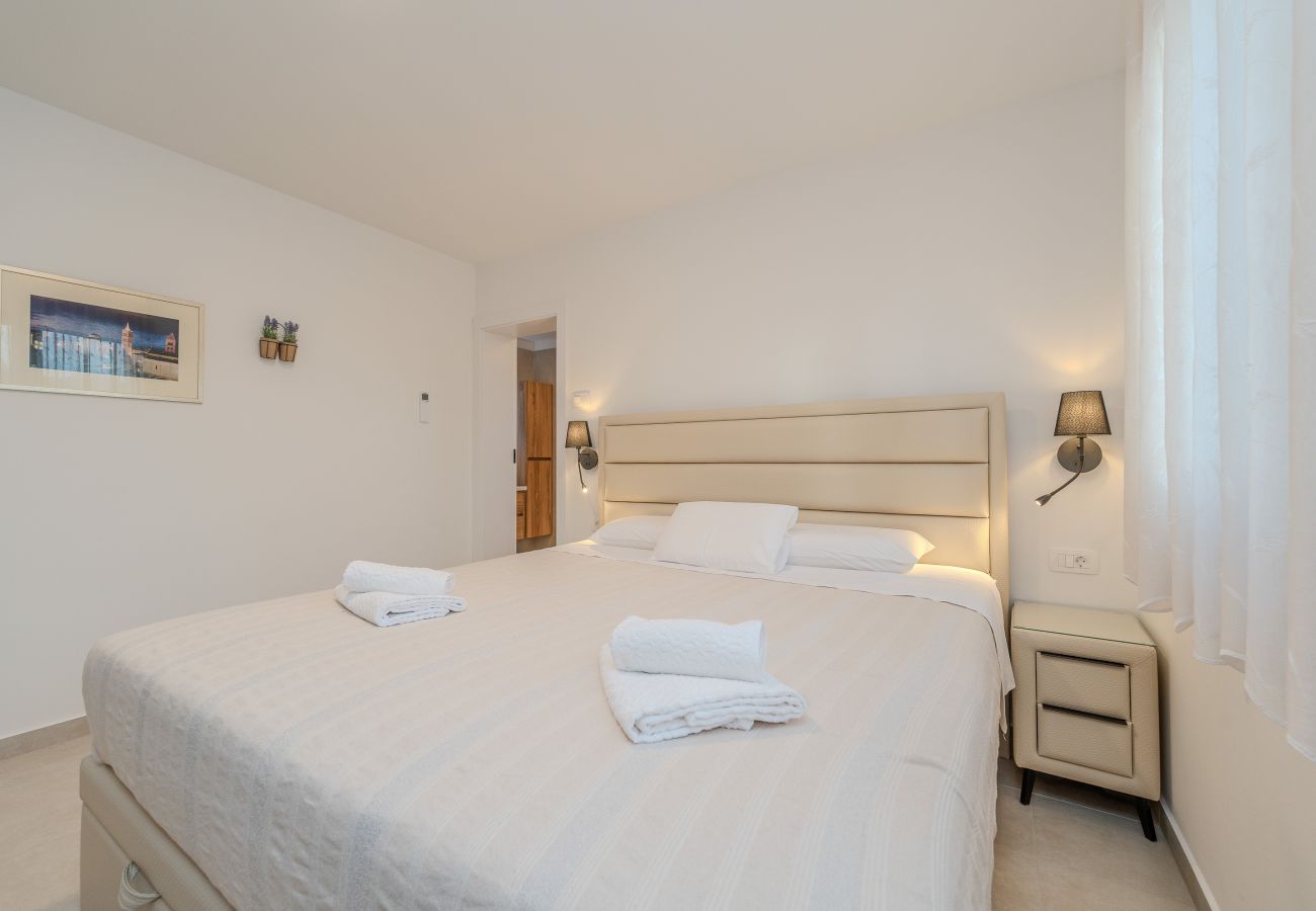 Ferienhaus in Ražanac - Ferienhaus Pecora Nera mit Pool