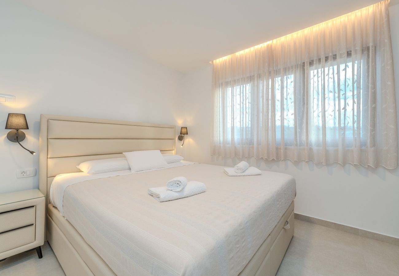 Ferienhaus in Ražanac - Ferienhaus Pecora Nera mit Pool