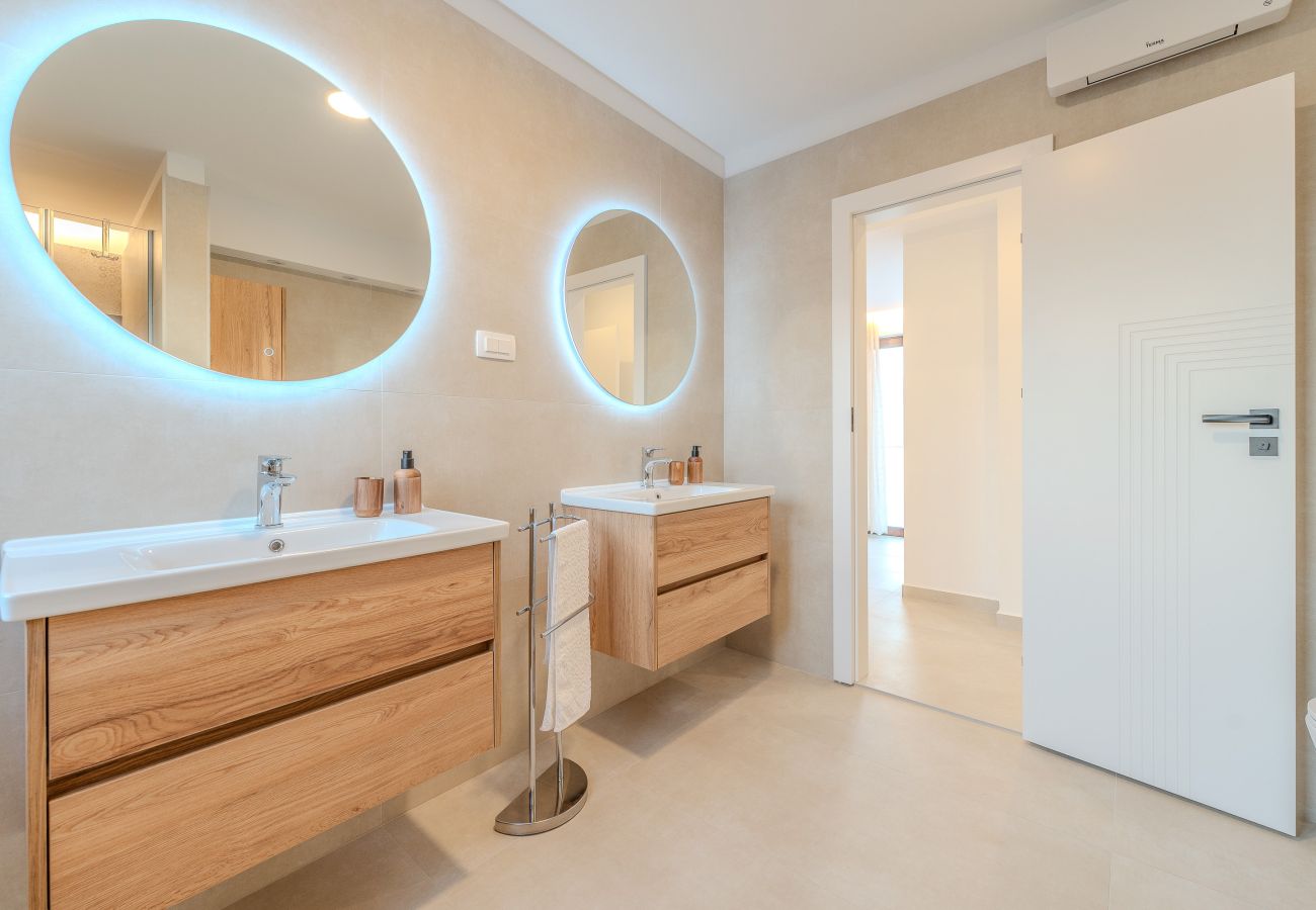 Ferienhaus in Ražanac - Ferienhaus Pecora Nera mit Pool