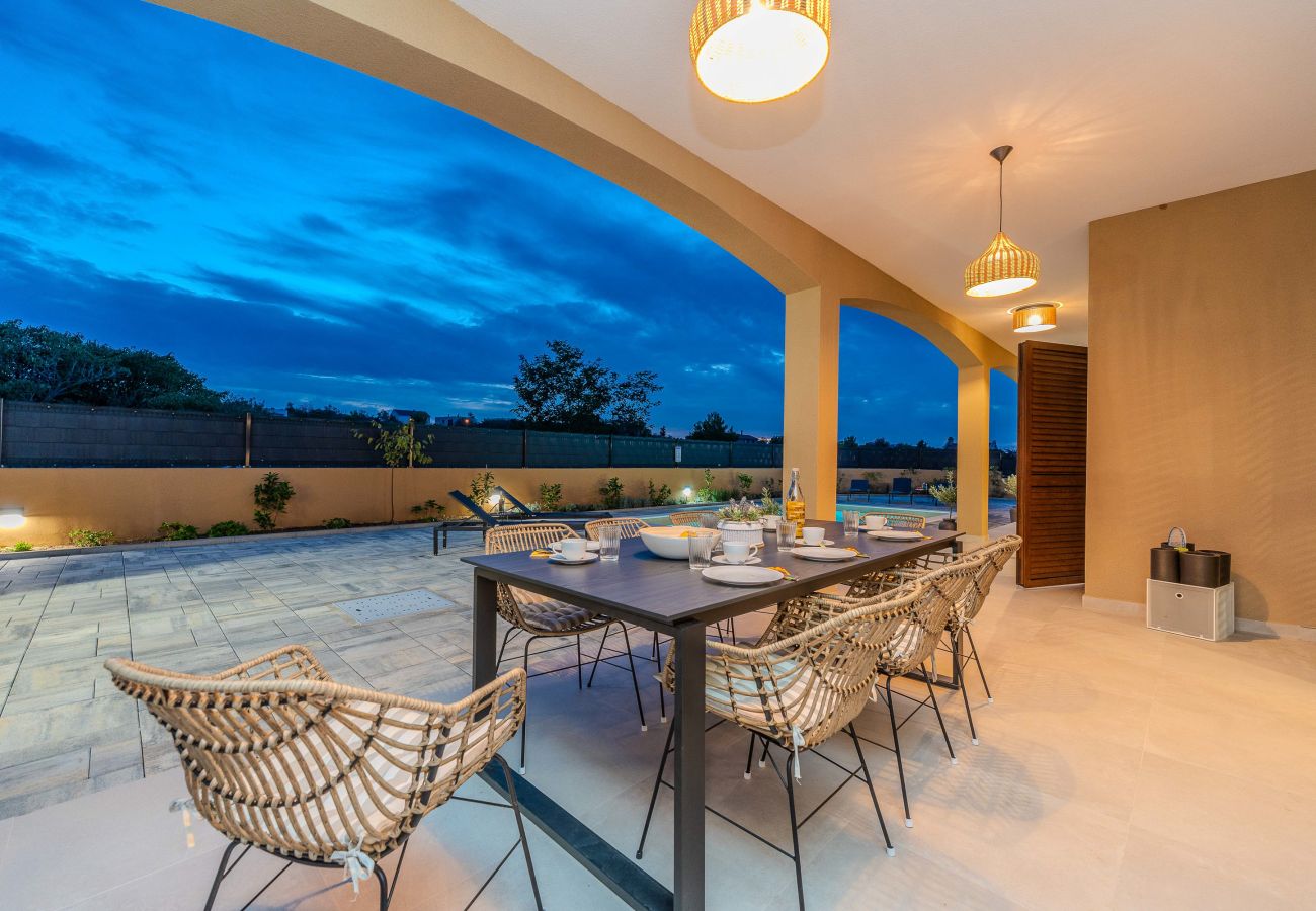 Ferienhaus in Ražanac - Ferienhaus Pecora Nera mit Pool