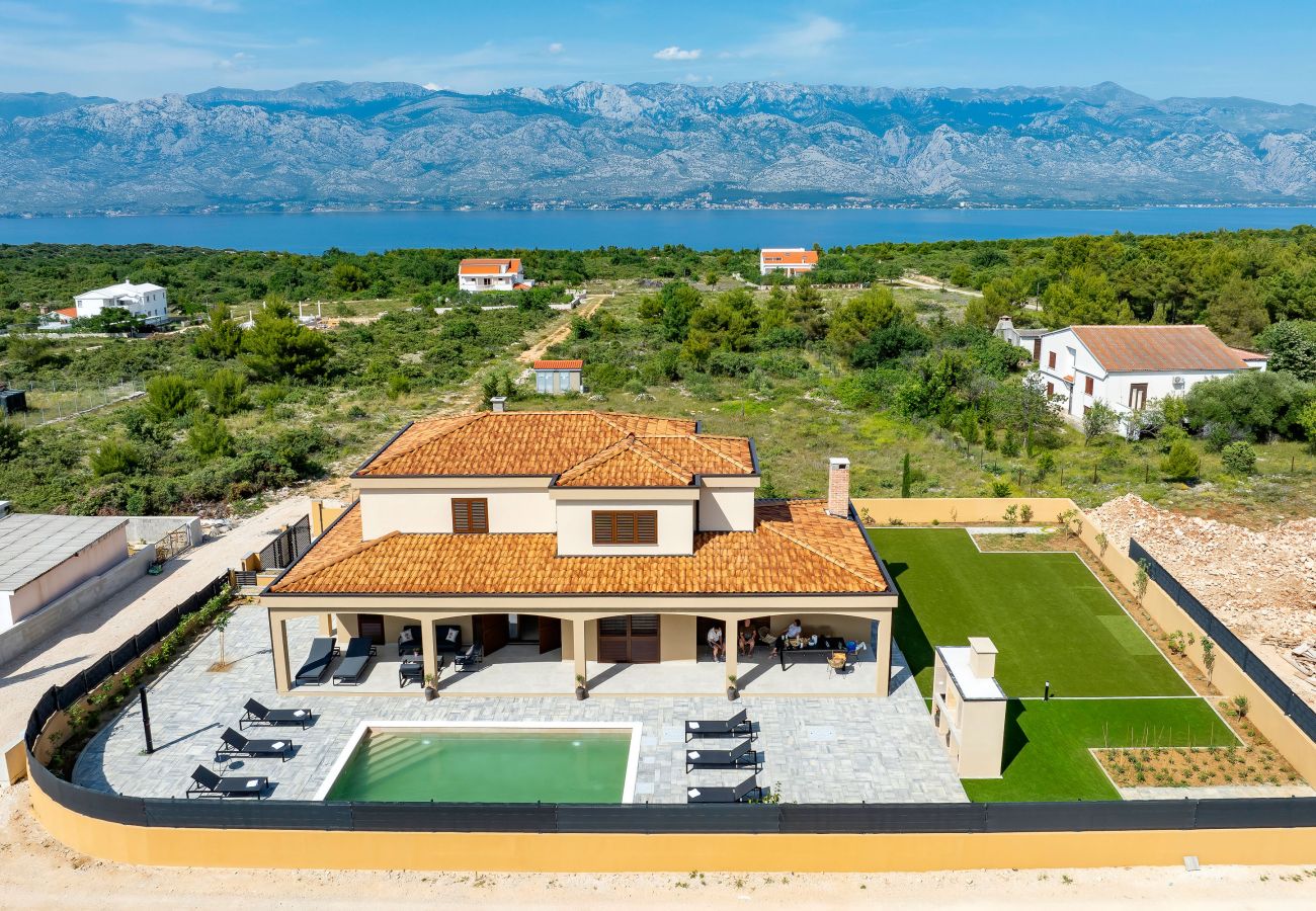 Ferienhaus in Ražanac - Ferienhaus Pecora Nera mit Pool