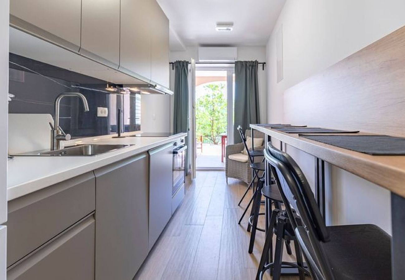 Ferienwohnung in Starigrad - Studio Stanic No.2 mit Terrasse