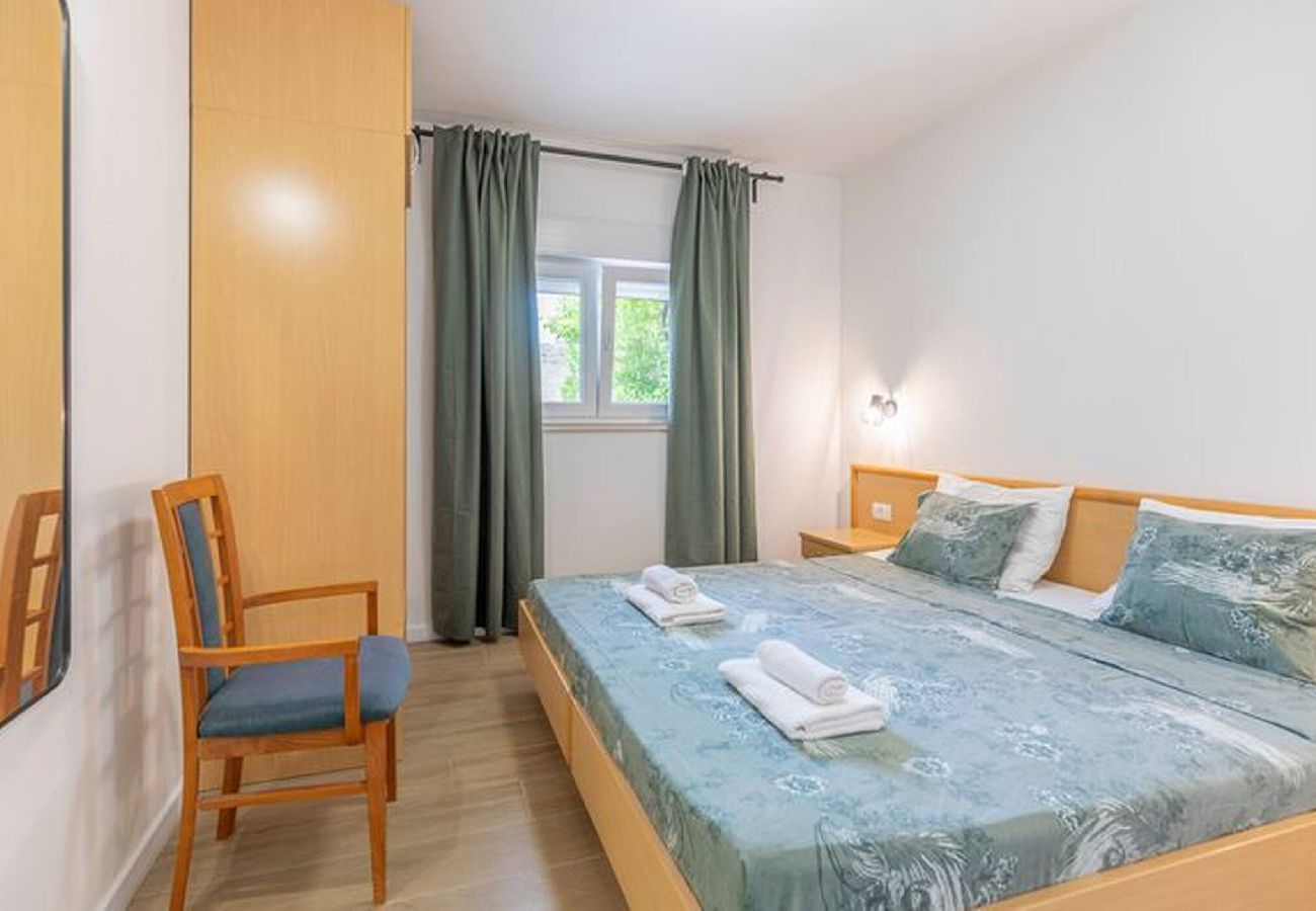 Ferienwohnung in Starigrad - Studio Stanic No.2 mit Terrasse