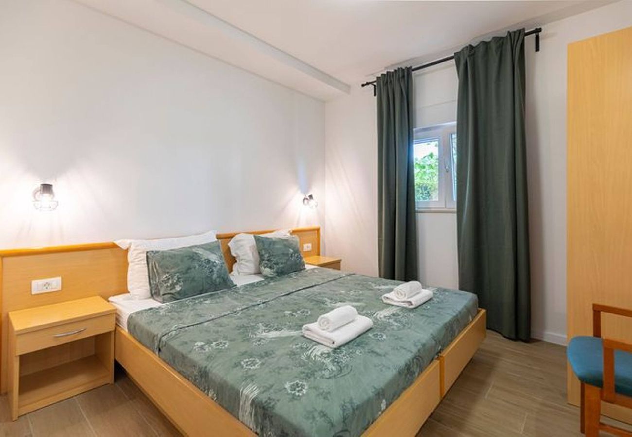 Ferienwohnung in Starigrad - Studio Stanic No.2 mit Terrasse