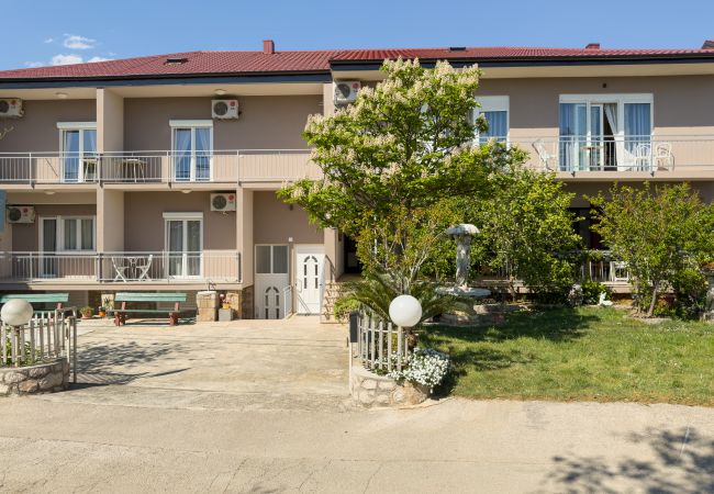 Ferienwohnung in Starigrad - Ferienwohnung Tinka No.1 strandnah