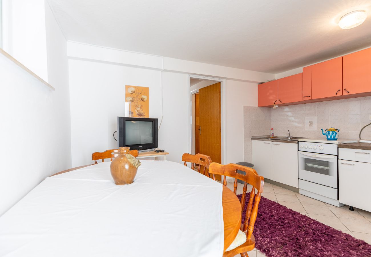Ferienwohnung in Starigrad - Ferienwohnung Tinka No.1 strandnah