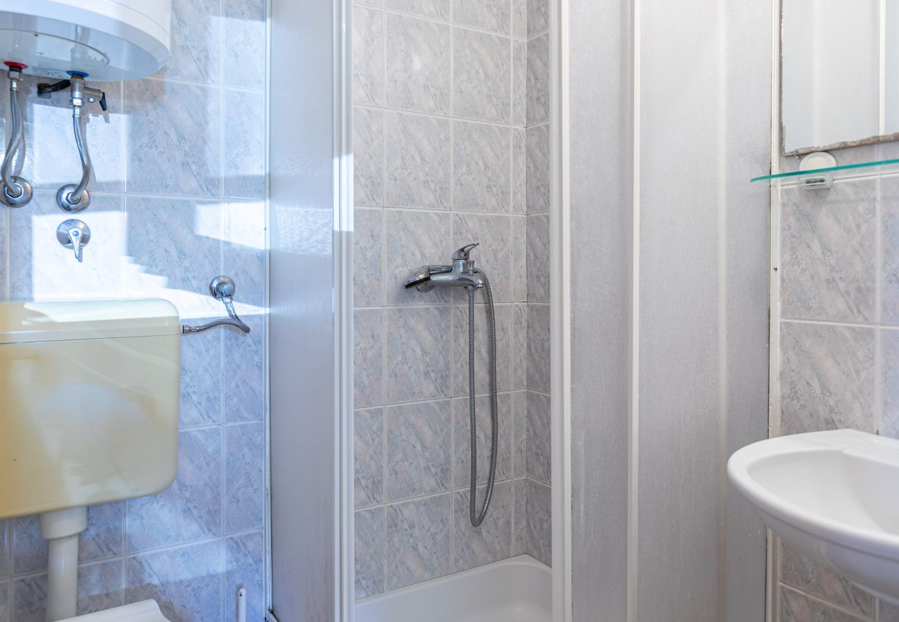 Ferienwohnung in Starigrad - Ferienwohnung Tinka No.1 strandnah