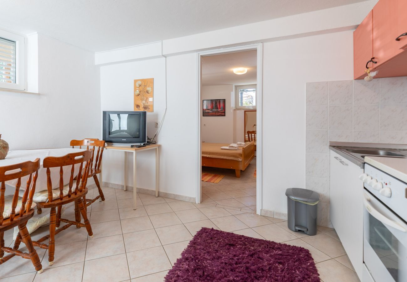 Ferienwohnung in Starigrad - Ferienwohnung Tinka No.1 strandnah