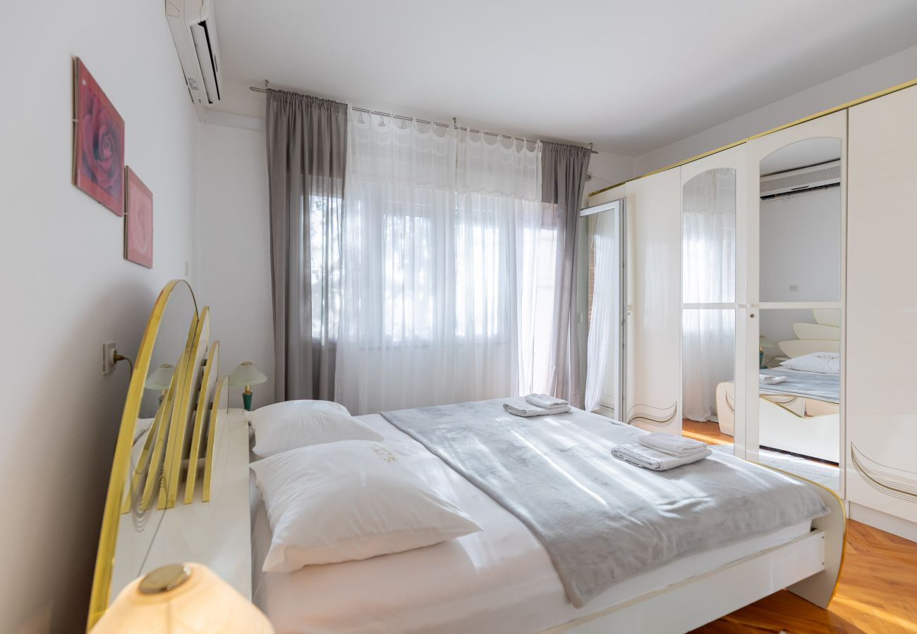 Zimmeranmietung in Starigrad - Zimmer Tinka No.2 strandnah