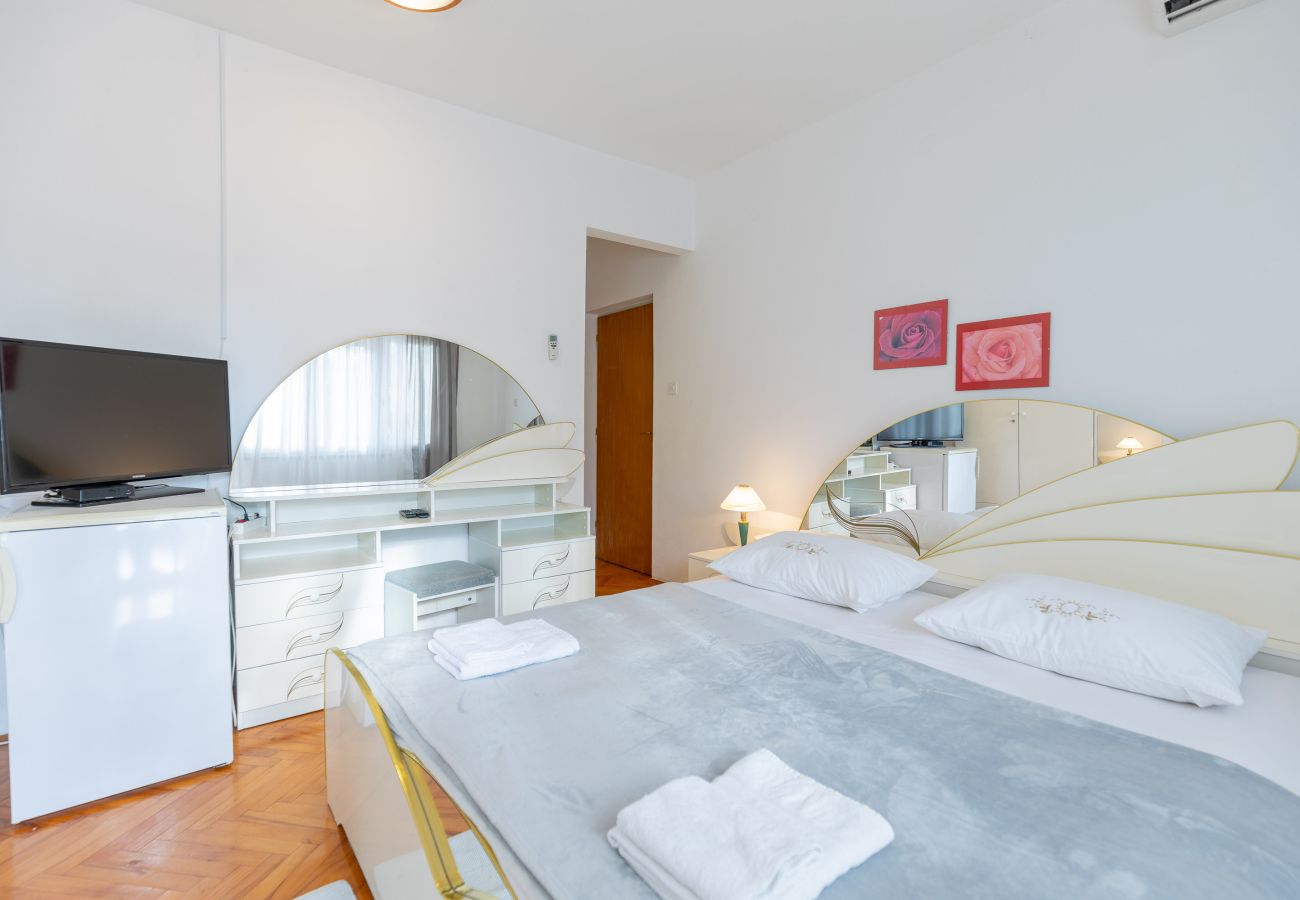 Zimmeranmietung in Starigrad - Zimmer Tinka No.2 strandnah