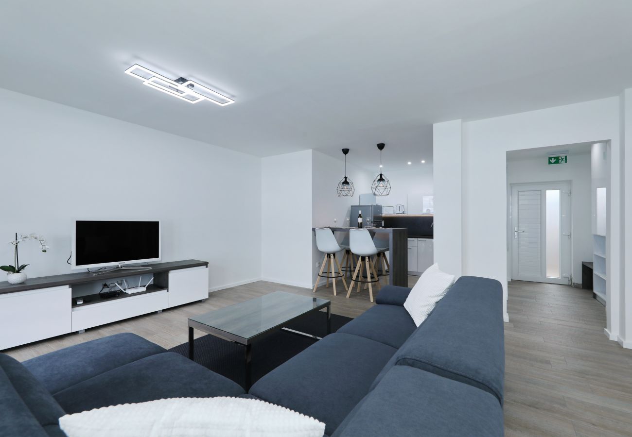 Ferienwohnung in Starigrad - Ferienwohnung Meeresbrise 4 direkt am Meer