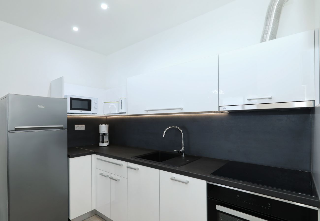 Ferienwohnung in Starigrad - Ferienwohnung Meeresbrise 4 direkt am Meer