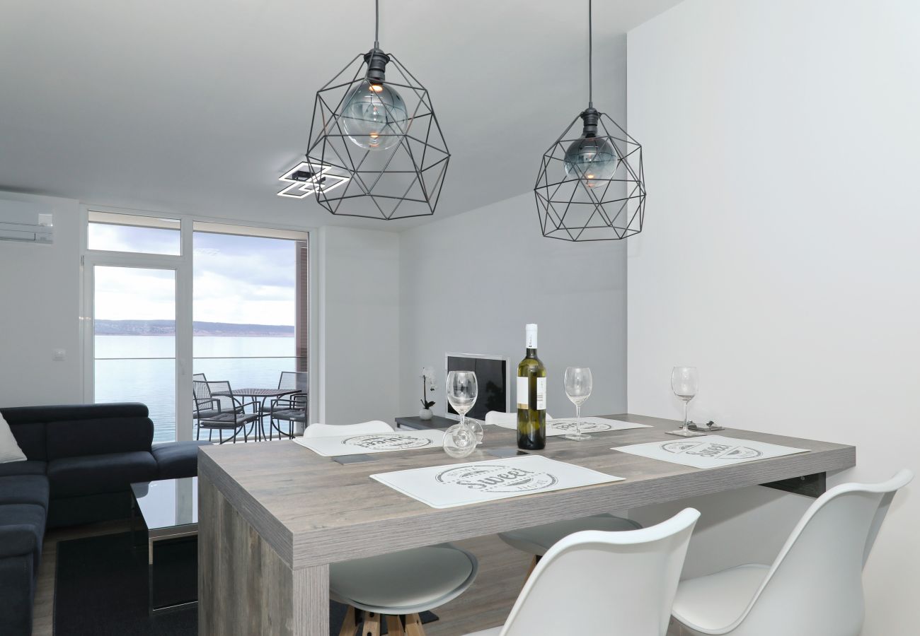 Ferienwohnung in Starigrad - Ferienwohnung Meeresbrise 4 direkt am Meer