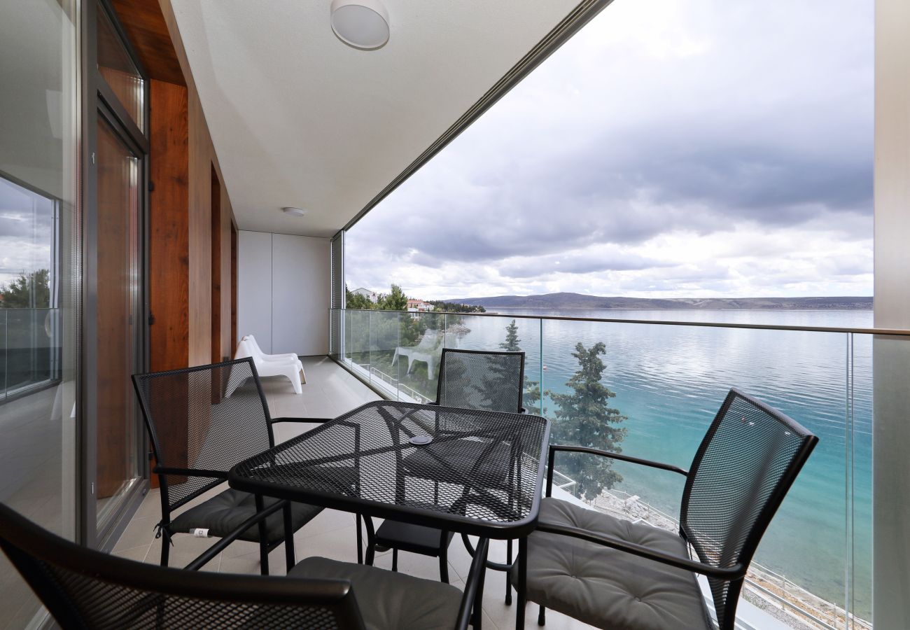 Ferienwohnung in Starigrad - Ferienwohnung Meeresbrise 4 direkt am Meer