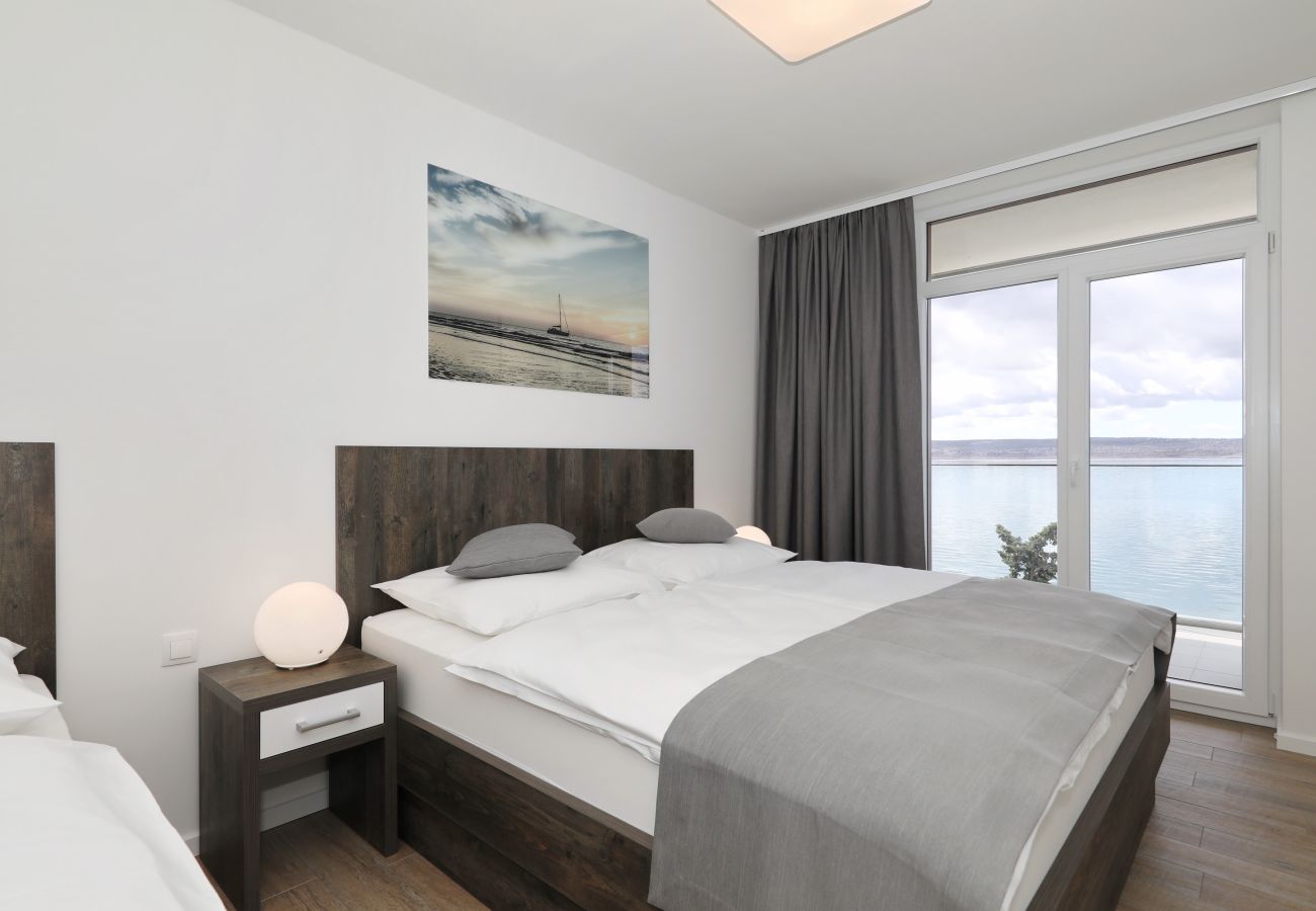 Ferienwohnung in Starigrad - Ferienwohnung Meeresbrise 4 direkt am Meer