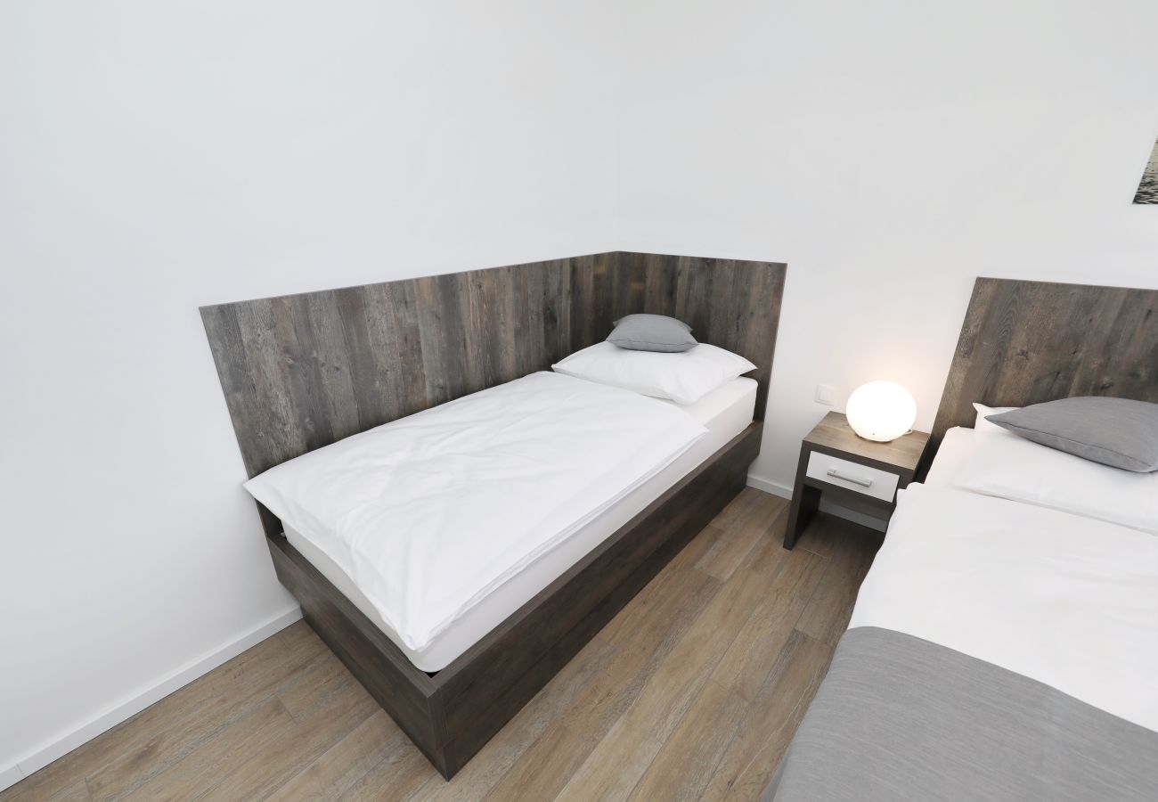 Ferienwohnung in Starigrad - Ferienwohnung Meeresbrise 4 direkt am Meer