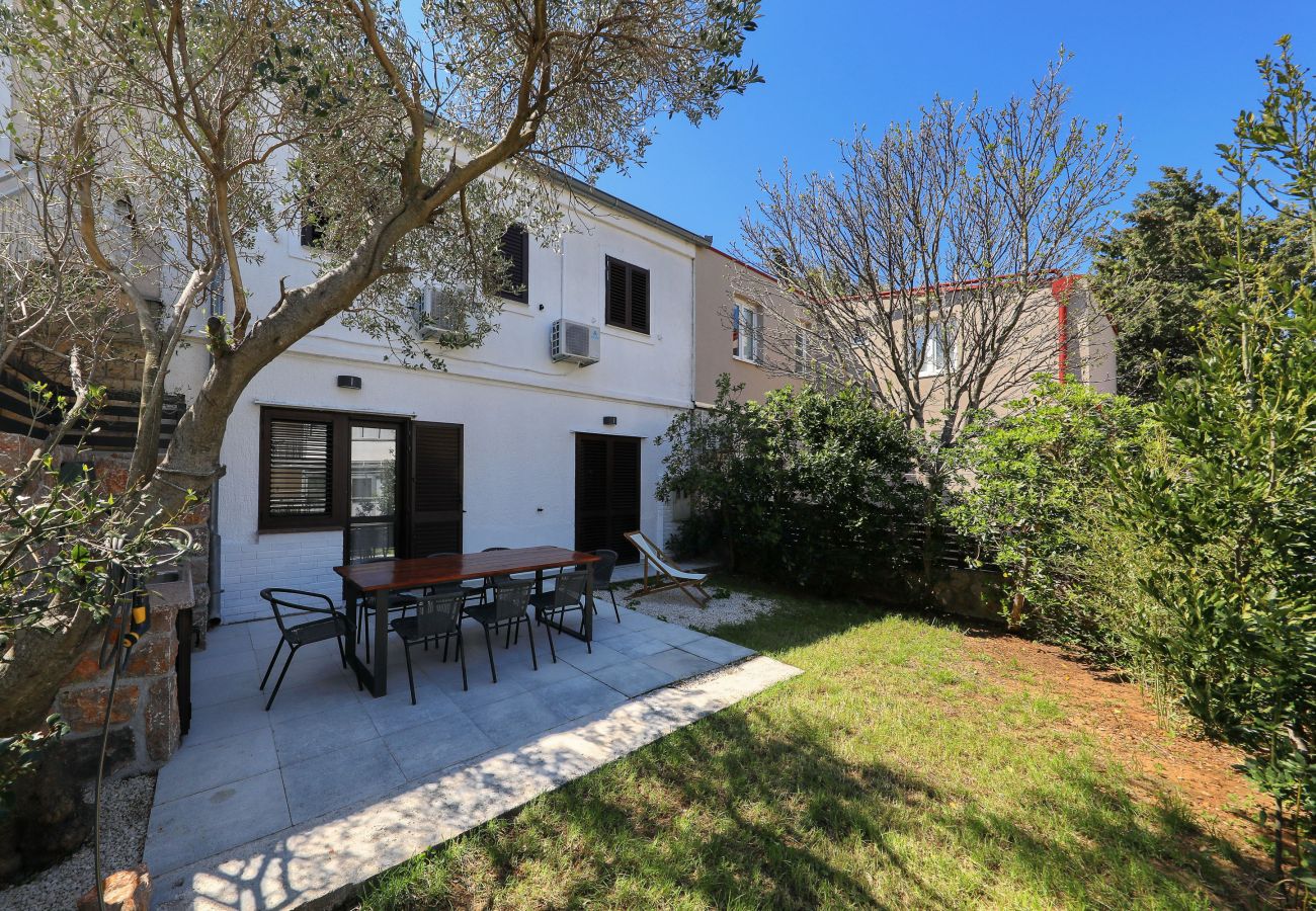 Studio in Starigrad - Studio Hibis 1 nahe Strand