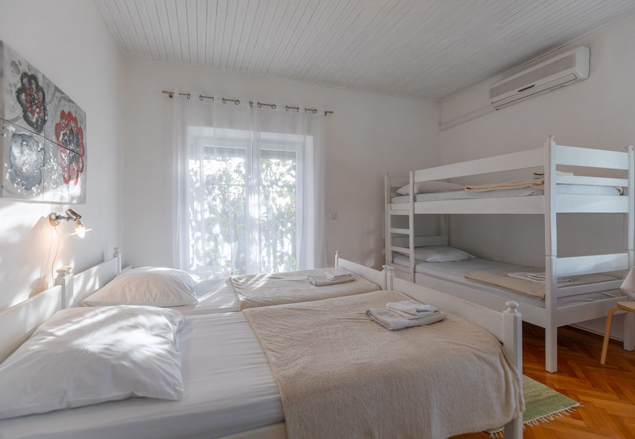 Zimmeranmietung in Starigrad - Zimmer Tinka No.5 strandnah