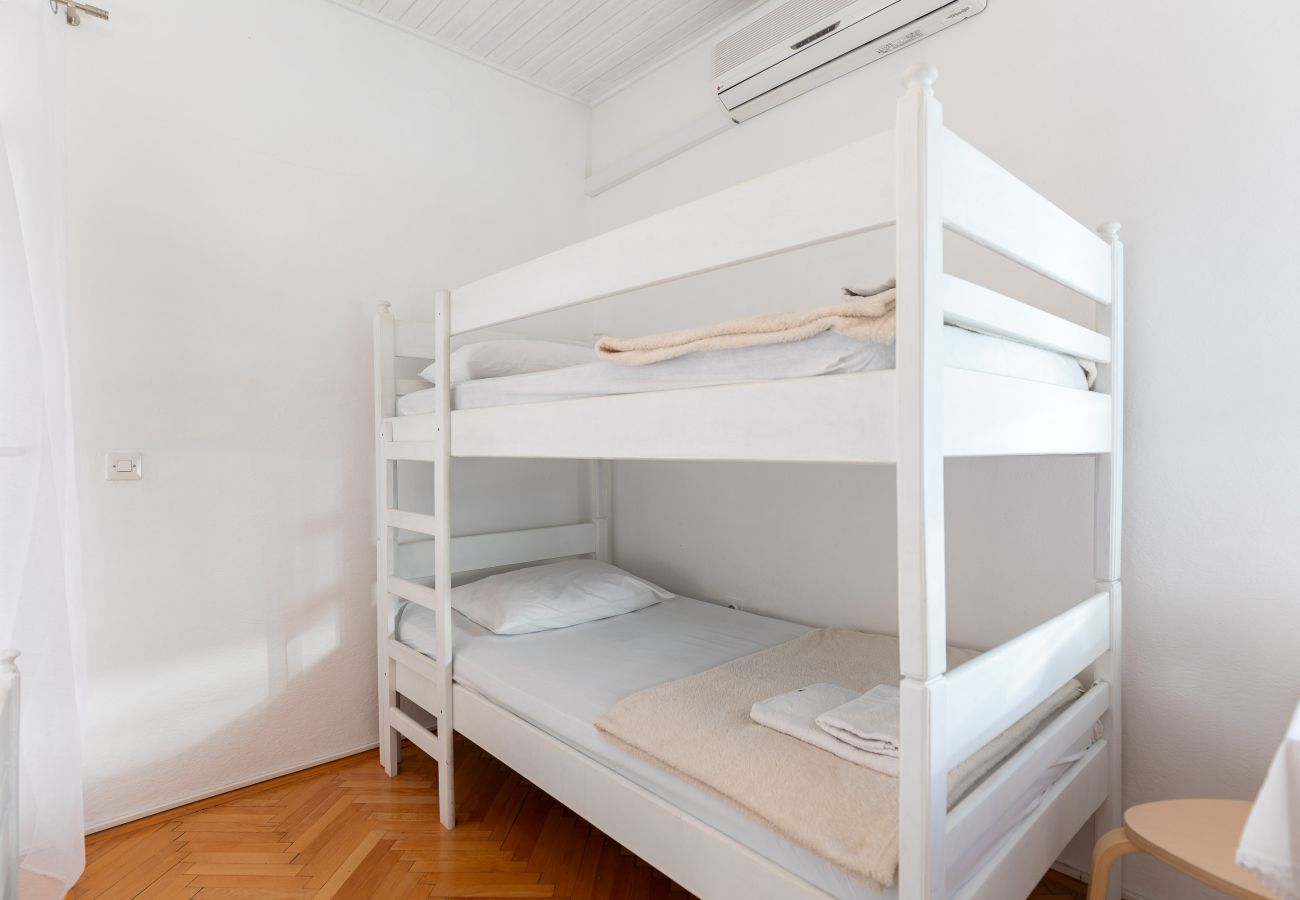 Zimmeranmietung in Starigrad - Zimmer Tinka No.5 strandnah