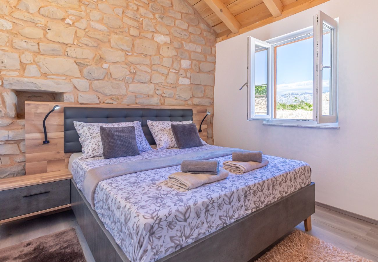Ferienhaus in Ražanac - Ferienhaus Fortica mit Meerblick
