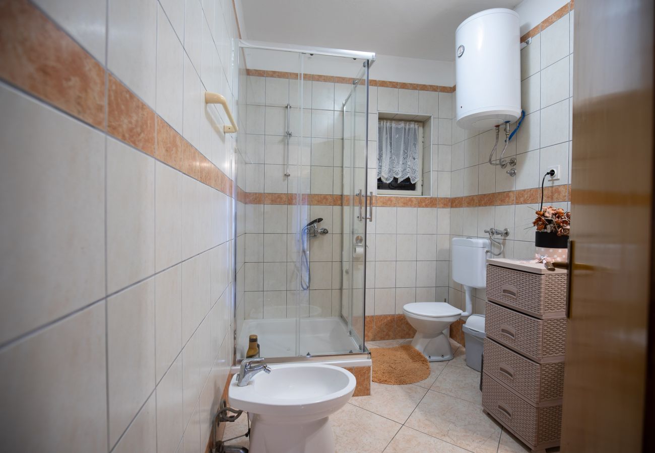 Zimmeranmietung in Starigrad - Zimmer Tinka No.1 strandnah