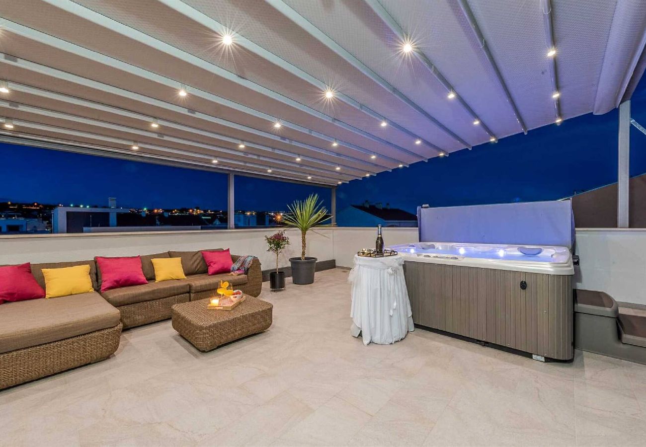 Ferienwohnung in Zadar - Penthouse 6 mit Whirlpool und Meerblick