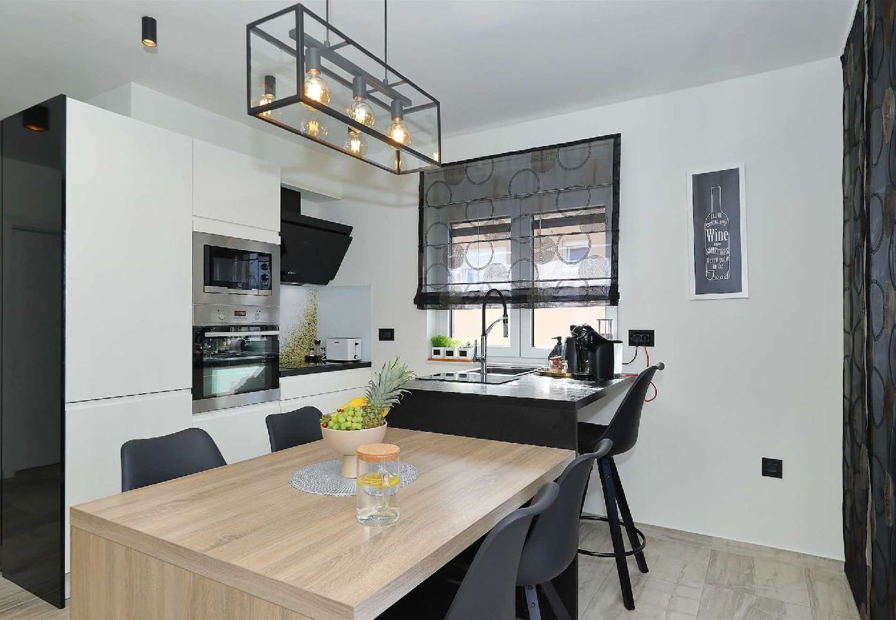 Ferienwohnung in Zadar - Penthouse 6 mit Whirlpool und Meerblick