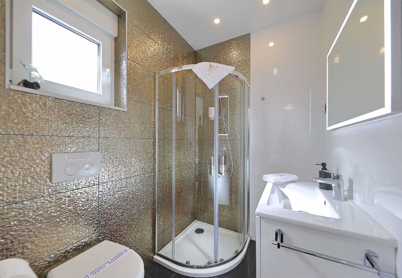 Ferienwohnung in Zadar - Penthouse 6 mit Whirlpool und Meerblick