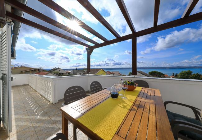 Ferienwohnung in Maslenica - Ferienwohnung Simaruna mit Meerblick