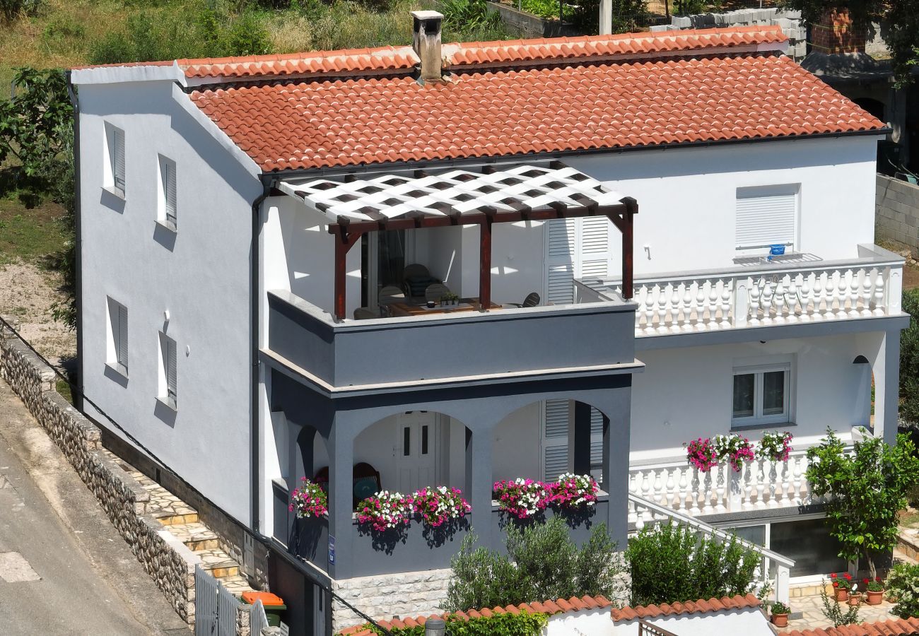 Ferienwohnung in Maslenica - Ferienwohnung Simaruna mit Meerblick
