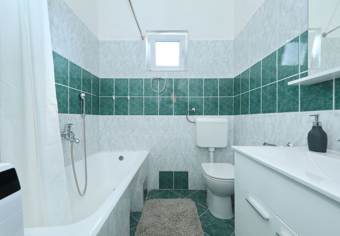 Ferienwohnung in Maslenica - Ferienwohnung Simaruna mit Meerblick